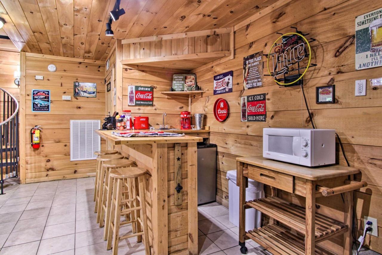 Villa A-Frame Cabin with Hot Tub Less Than 1 Mi to Ober Gatlinburg! Exterior foto