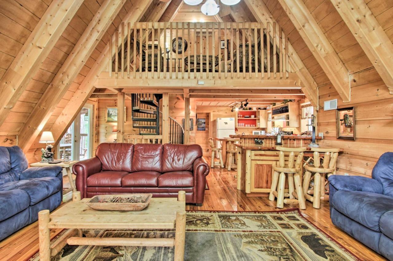 Villa A-Frame Cabin with Hot Tub Less Than 1 Mi to Ober Gatlinburg! Exterior foto