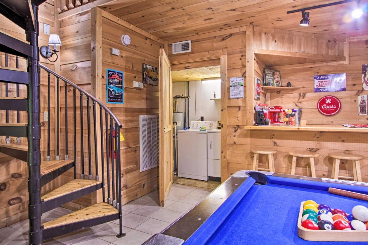 Villa A-Frame Cabin with Hot Tub Less Than 1 Mi to Ober Gatlinburg! Exterior foto