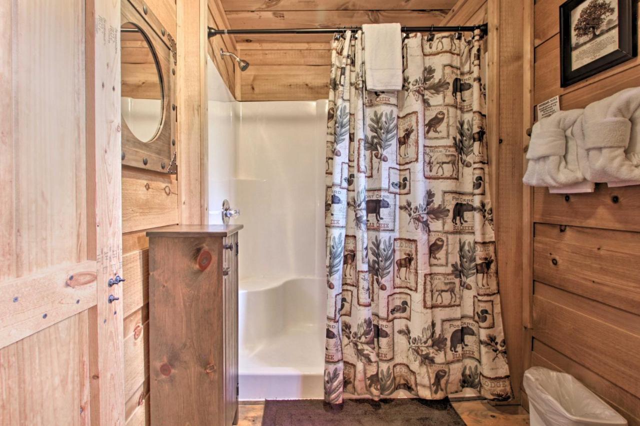 Villa A-Frame Cabin with Hot Tub Less Than 1 Mi to Ober Gatlinburg! Exterior foto